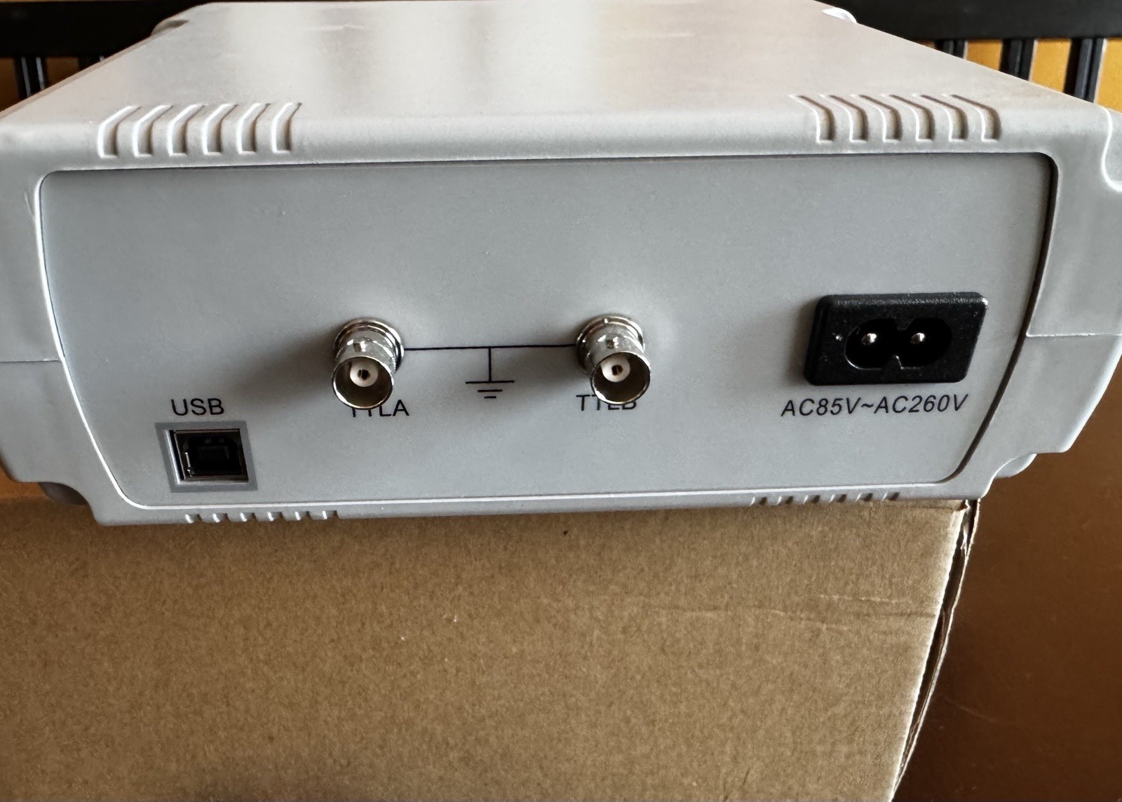FeelTech FY3200S 20MHz Dual channel Arbitrary Function Signal Generator/Counter