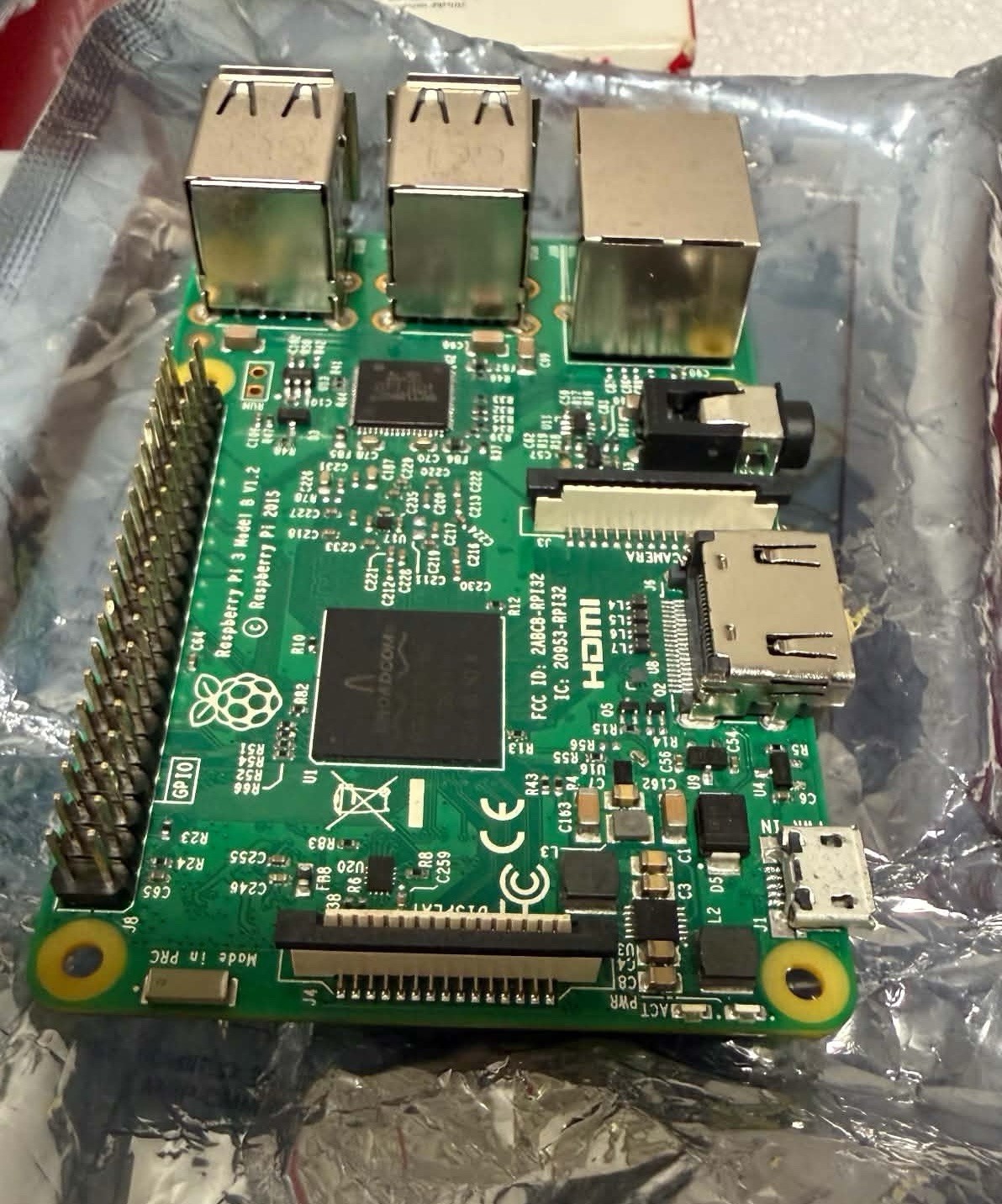 Raspberry Pi 3 Model B v1.2 Dev Board 1GB RAM WiFi Bluetooth