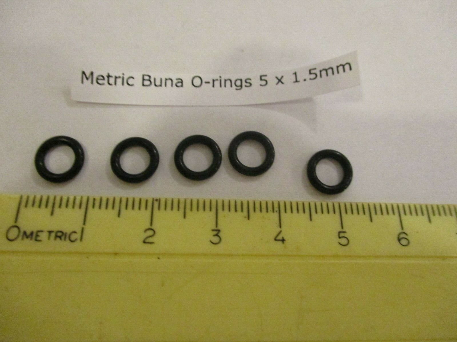 5mm ID x 8mm OD x 1.5mm thick O-ring. Buna-70. Quan 5.