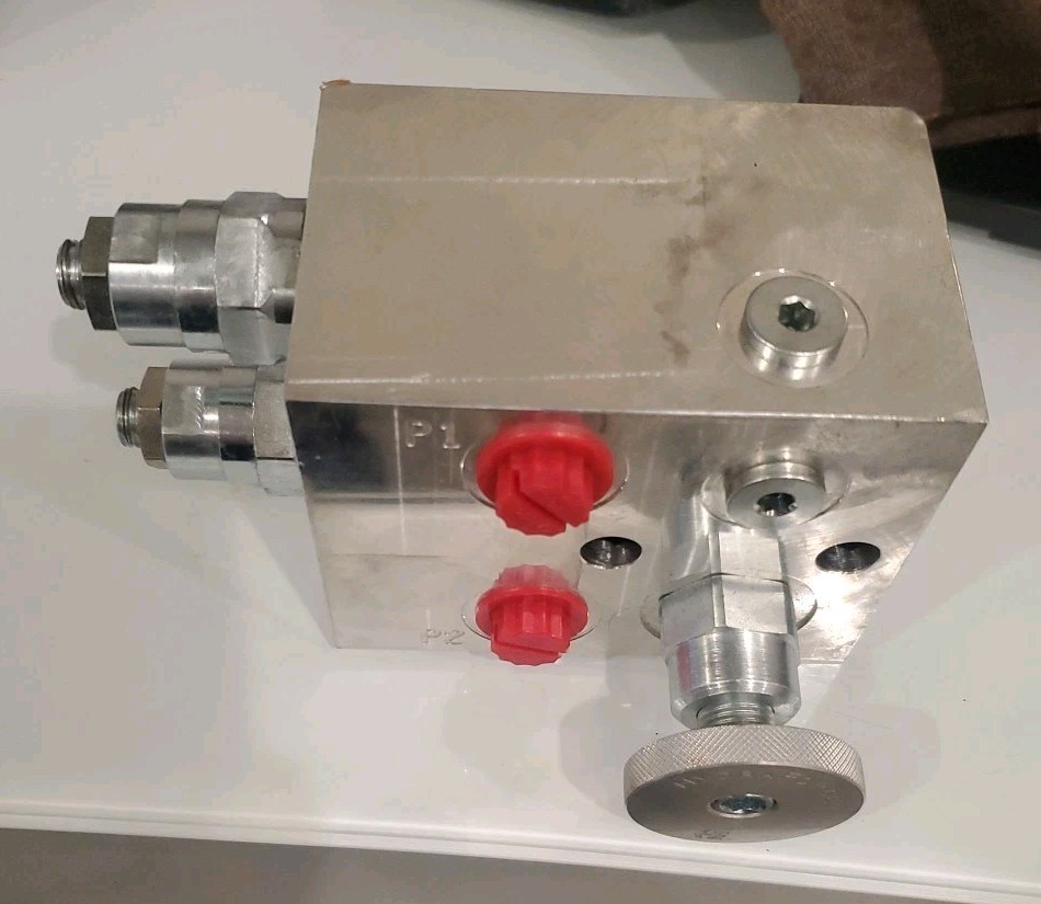 HydraForce NV06-20E Hydraulic Actuated Control Load Lowering Device Valve