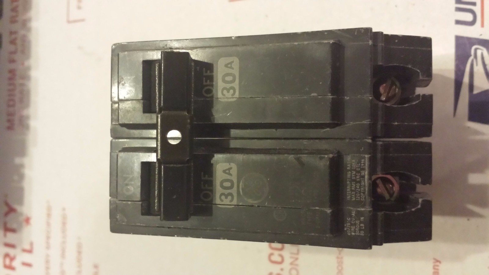 GENERAL ELECTRIC GE 2 POLE THQB 30A COMMON TRIP CIRCUIT BREAKER