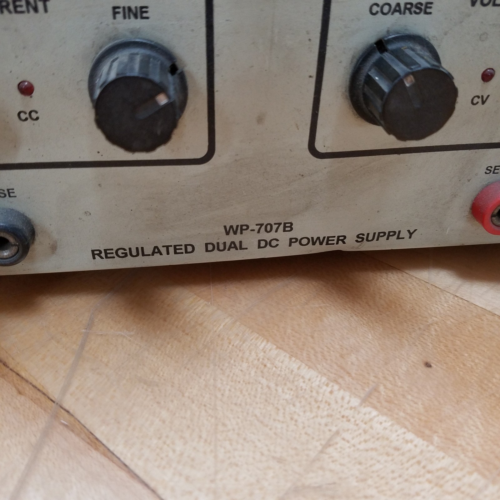 Vector-Vid WP-707B Regulated Dual DC Power Supply, 0-32V, 0-5A – USED