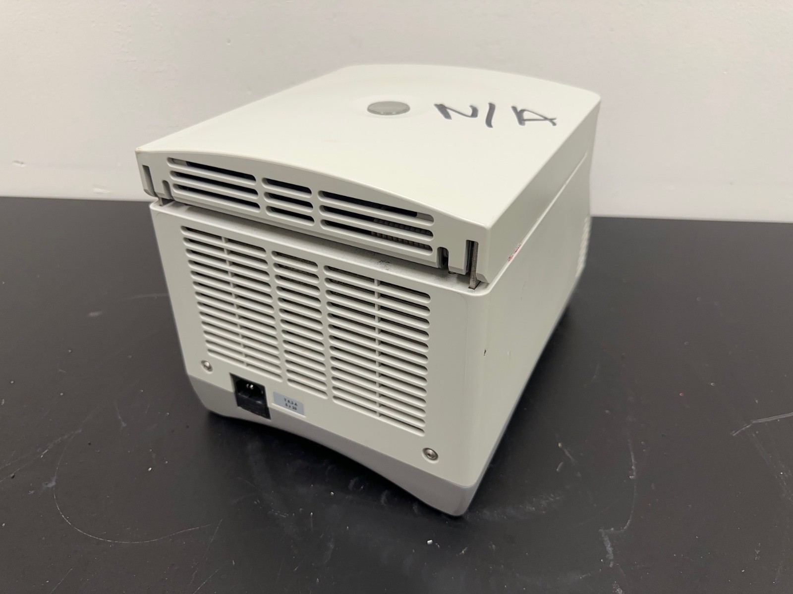 Eppendorf 5424 Benchtop Centrifuge w/FA-45-24-11 Rotor, 14680 RPM