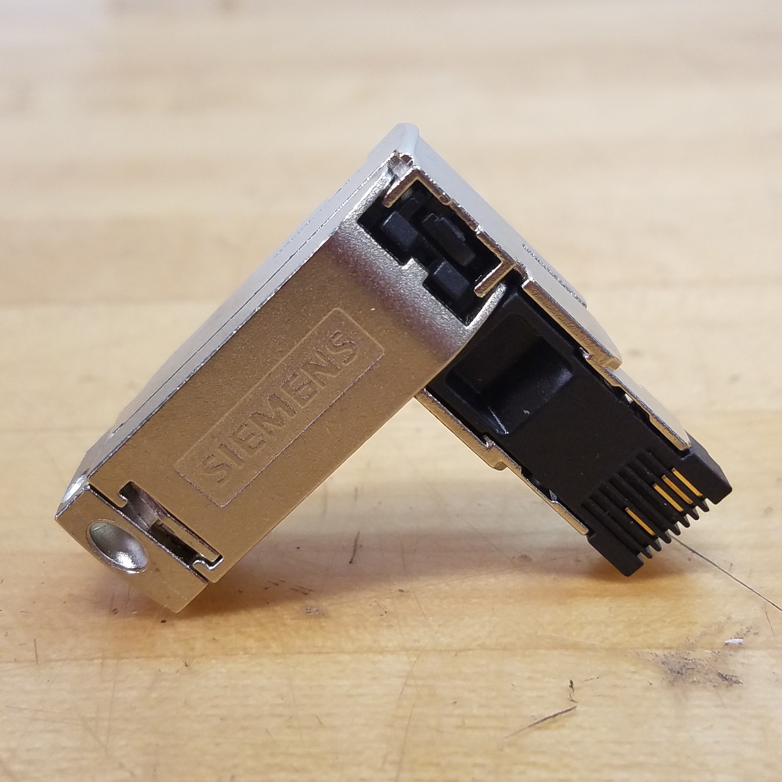 Siemens 6GK1901-1BB20-2AE0 Connector Industrial Ethernet FC, RJ45, PLUG90 – NEW