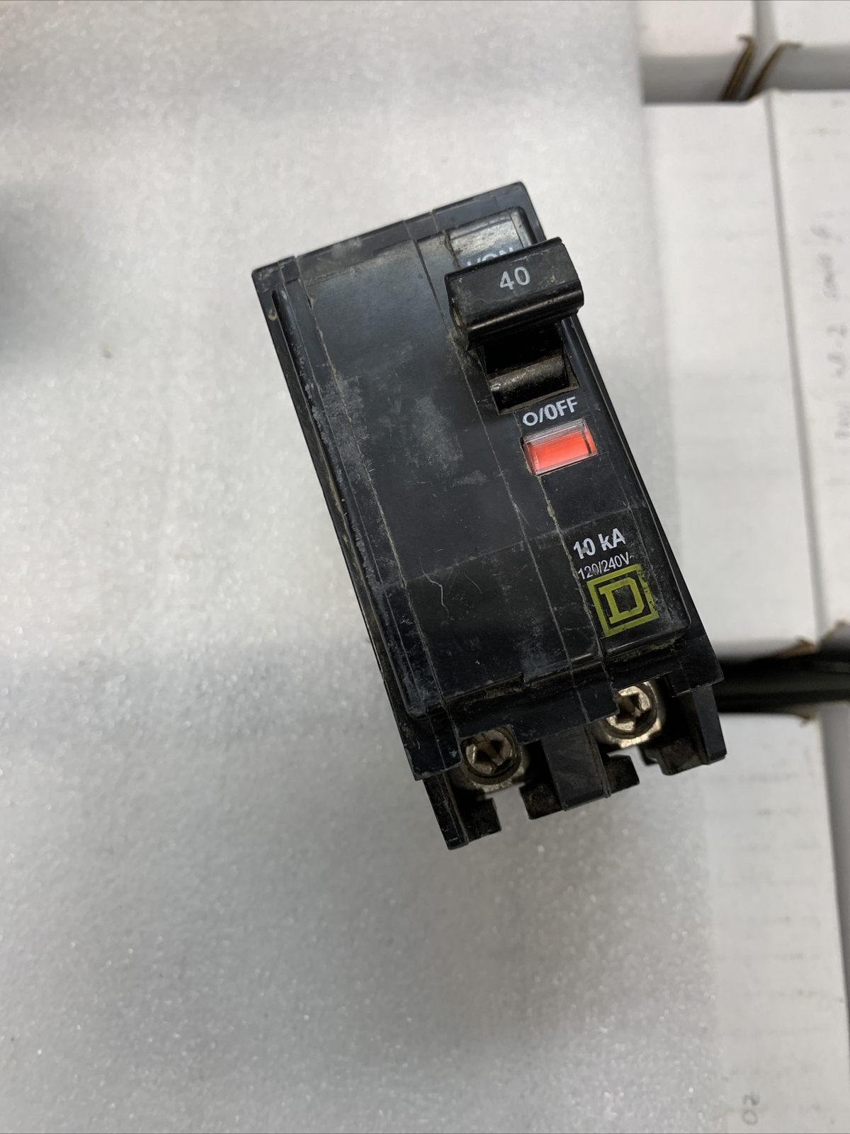 SQUARE D QO240 2 POLE PLUG IN CIRCUIT BREAKER 40A 240V