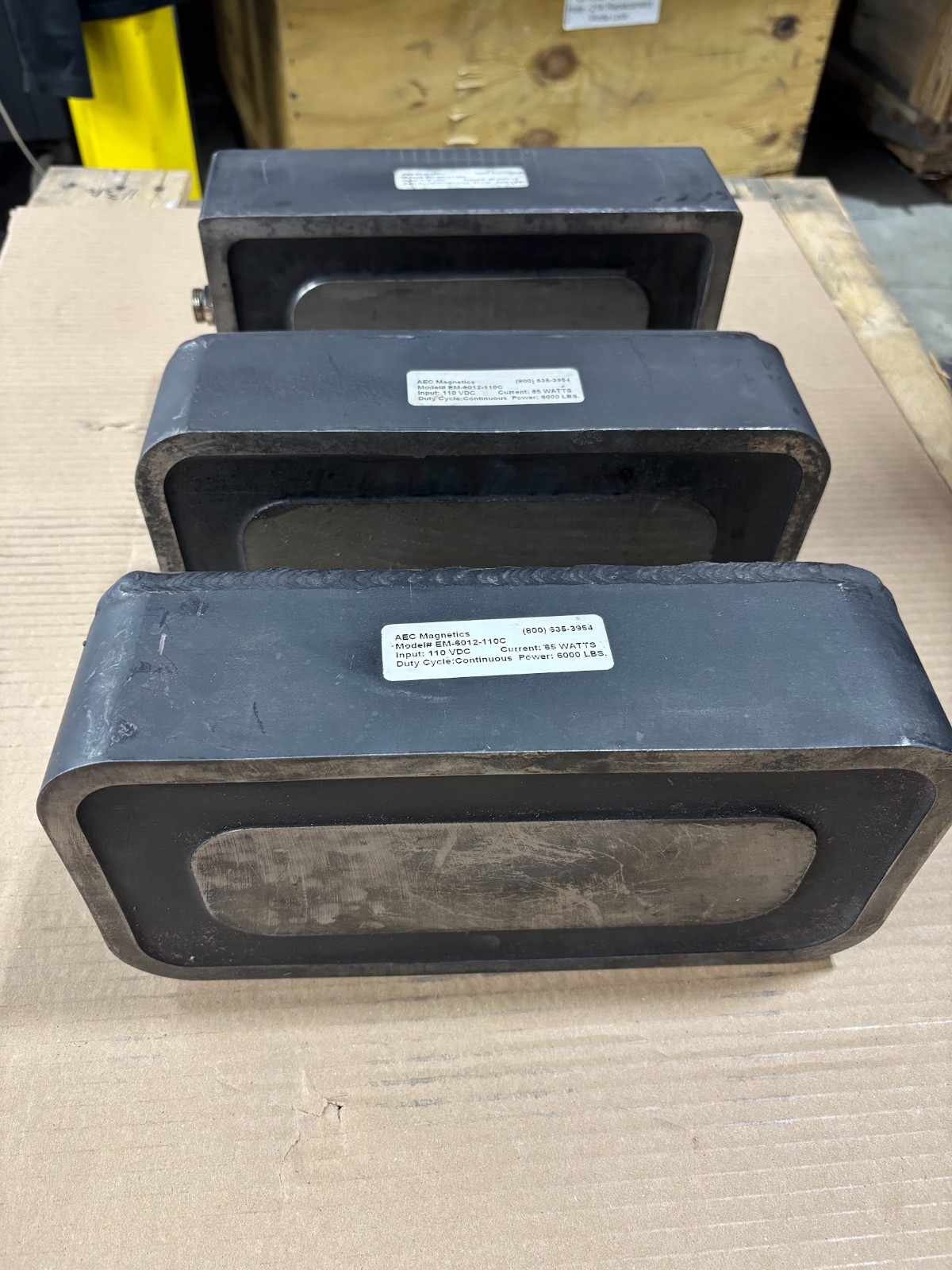 AEC Electromagnet, 6,000 LBS. 120V