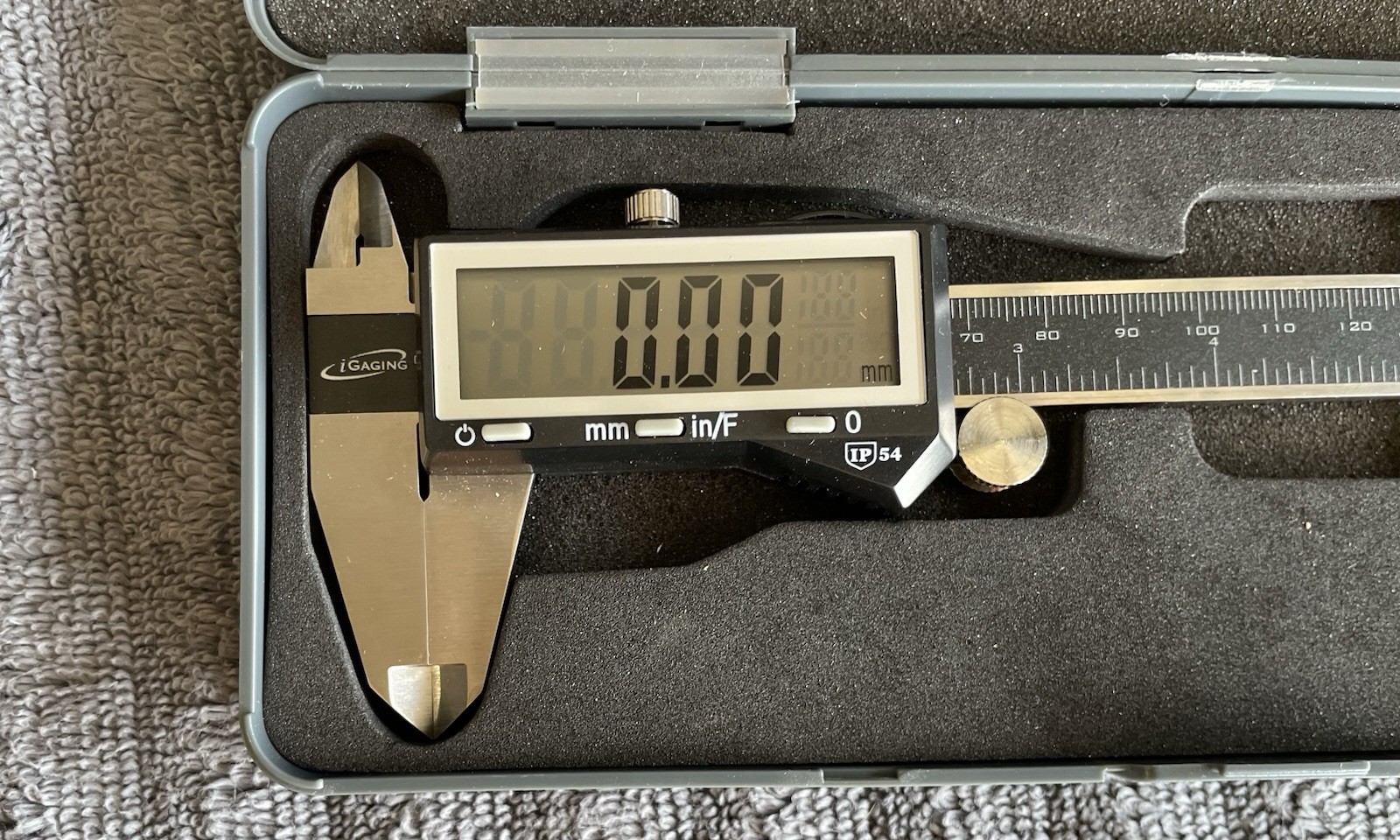 iGaging IP54 Fractional digital Caliper 0-150mm 0-6″ Range Caliper