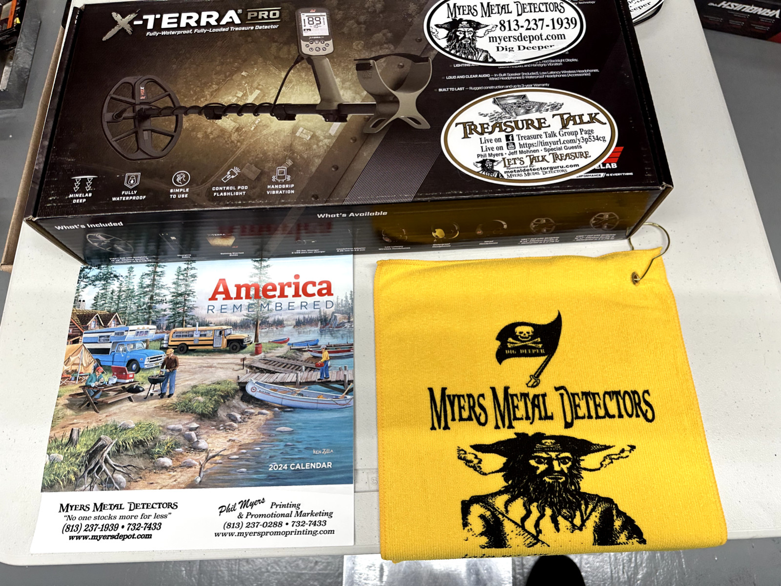 Minelab X-TERRA PRO Waterproof Metal Detector w/ML85 Wireless HDphones