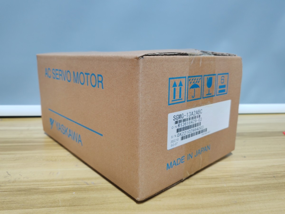 YASKAWA SGMG-13A2ABC AC SERVO MOTOR SGMG13A2ABC New