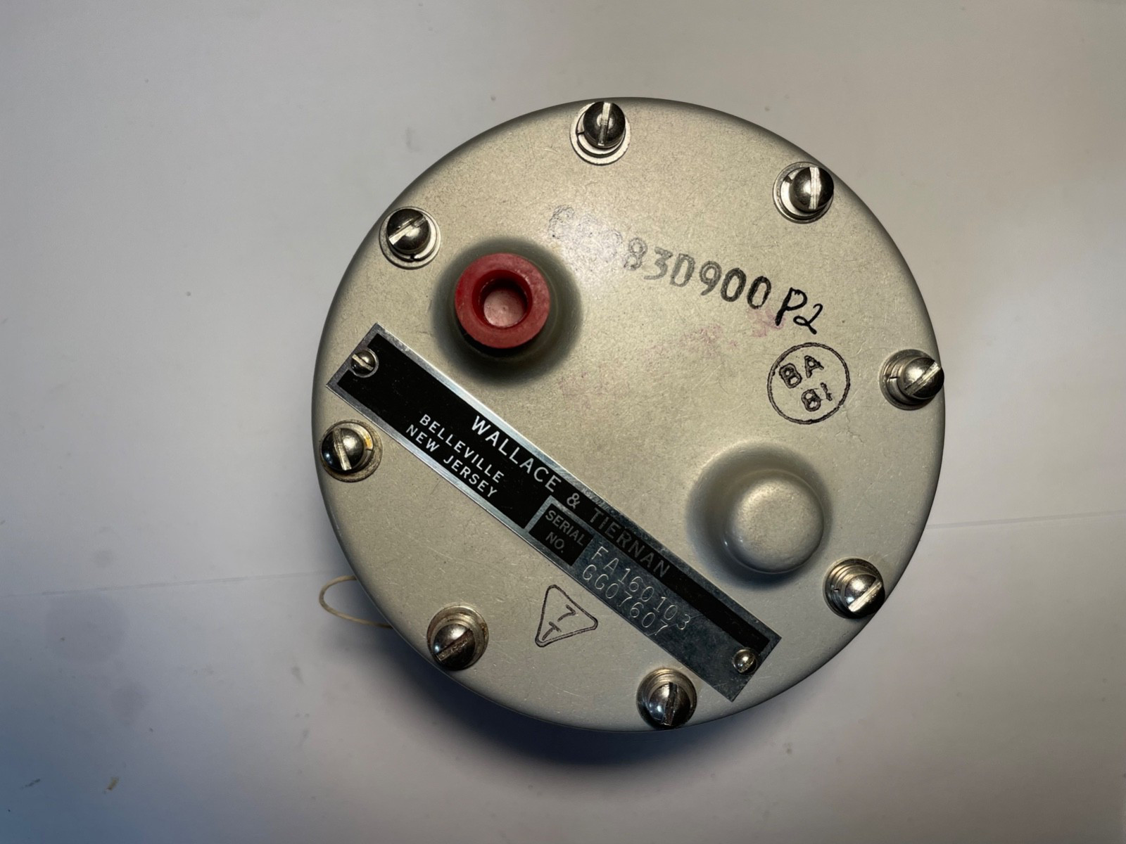 Wallace & Tiernan FA160 Absolute Pressure Gauge 0 – 400 mm of mercury NOS