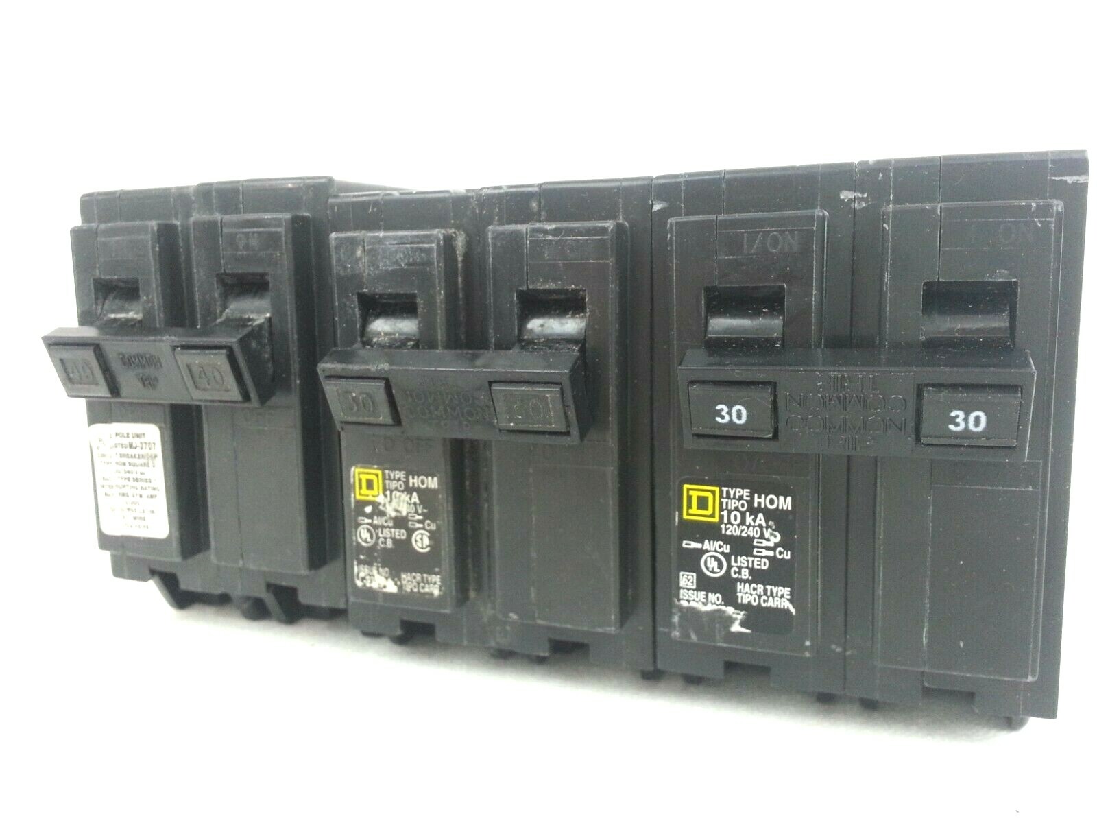 Lot of 3 – HOM240 & HOM230 Square D Assorted Circuit Breakers – Next Day Option