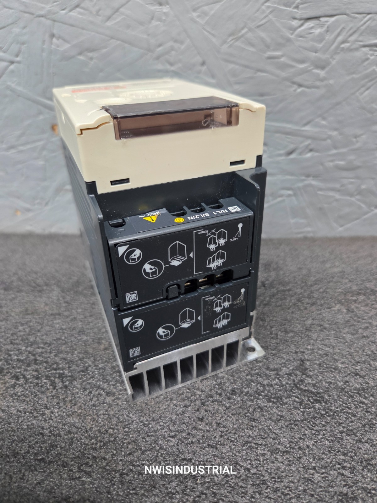 SCHNEIDER ATV12H037M2 VFD AC Motor Drive, 0.5 HP, 200-240V, 1PH in 3PH out
