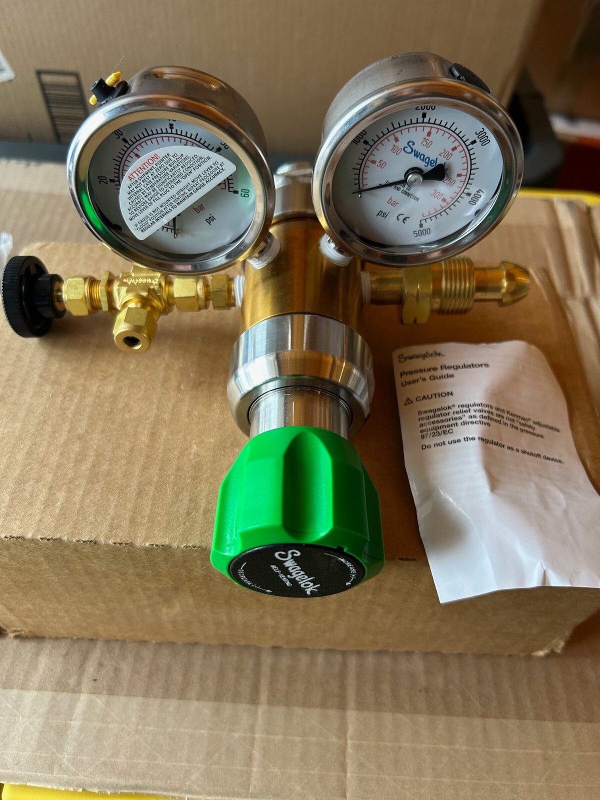 SWAGELOK KCY2ERF415C90000 Self-Venting Gas Regulator, HP 3600psi – LP 50psi Max