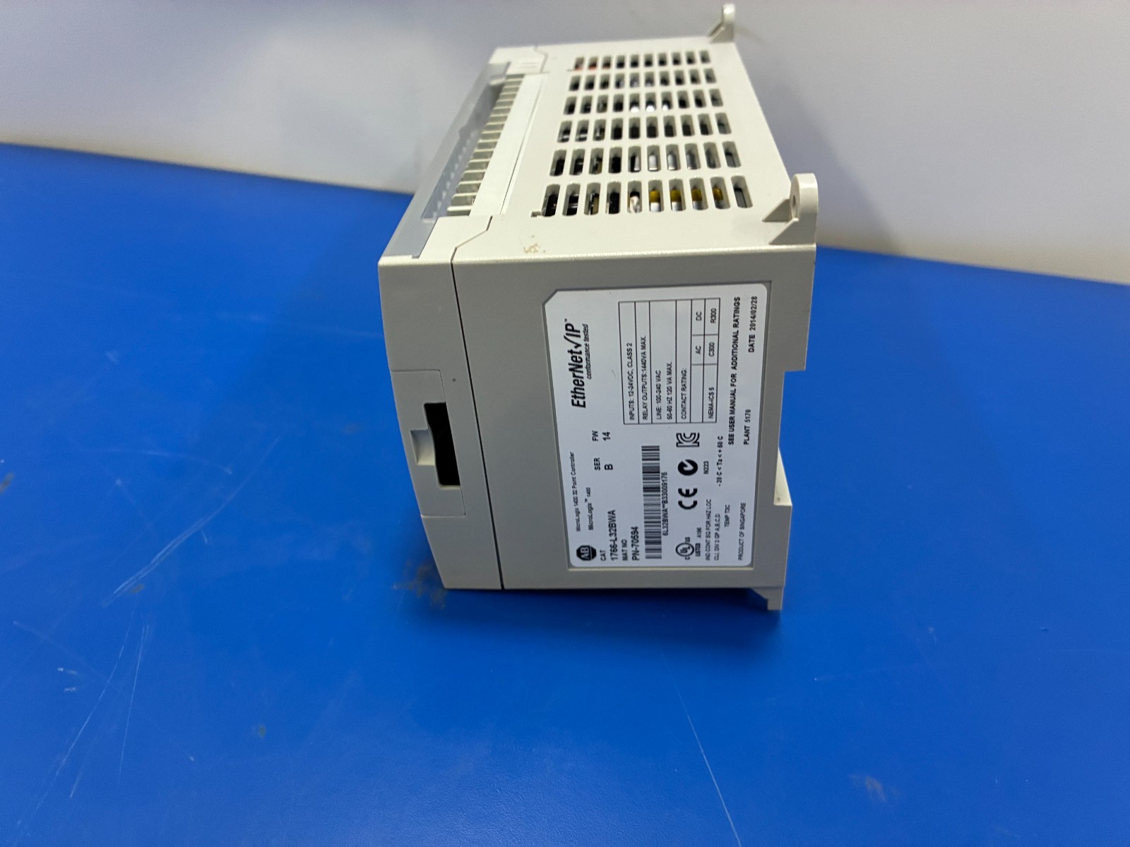 15601 Allen Bradley PN 70594 micrologic 1400 32 point controller cat: 1766-L32bw