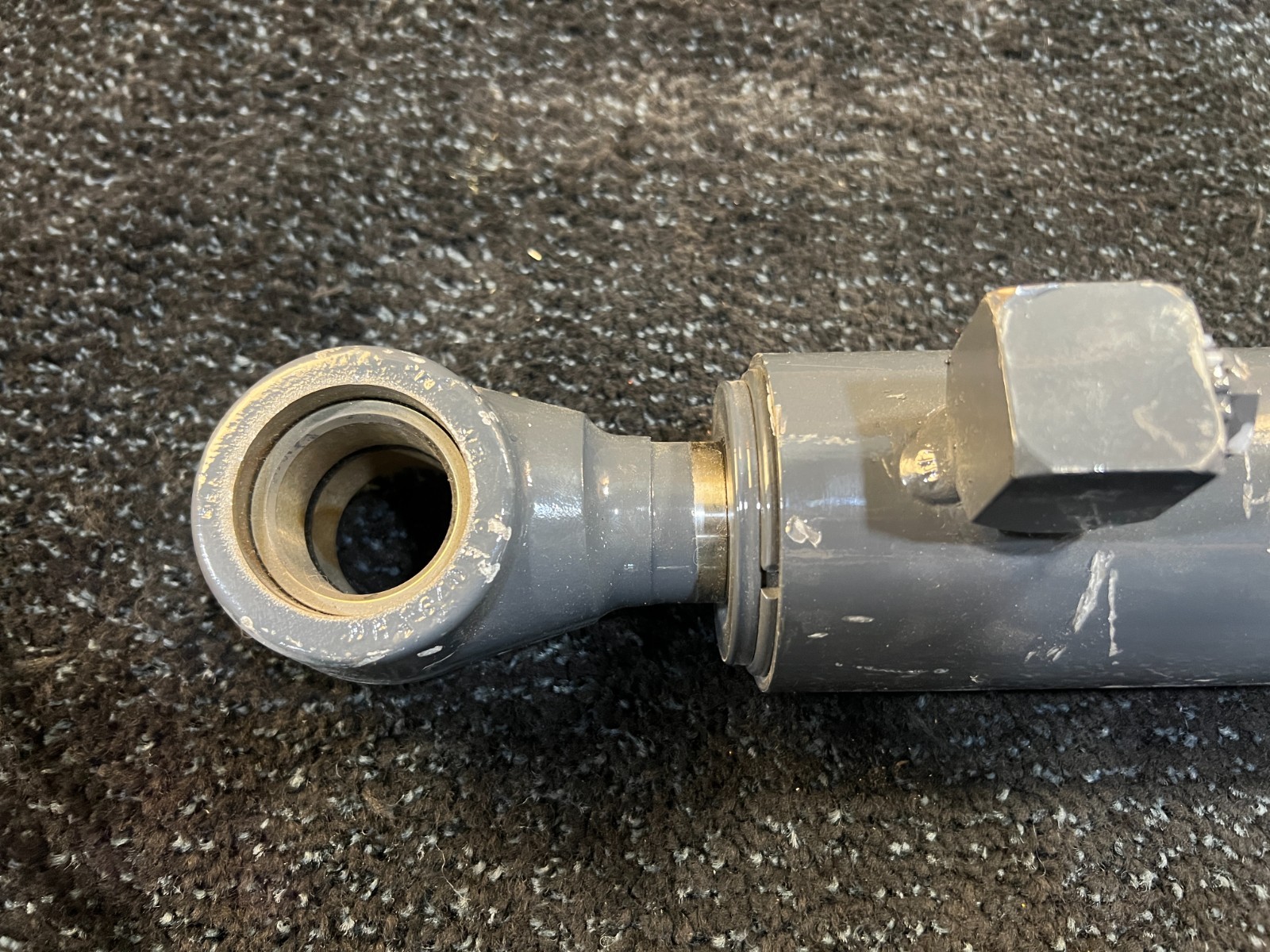 Hydraulic Welded Cylinder 2.89″ OD x 24″ Retracted Length x 1.41″ Rod