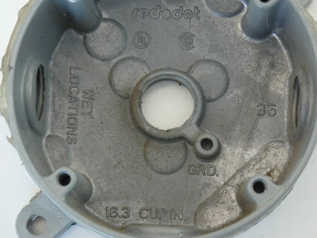 Red Dot 18A 16.3 Cu In. Wet Location Electrical Box Housing