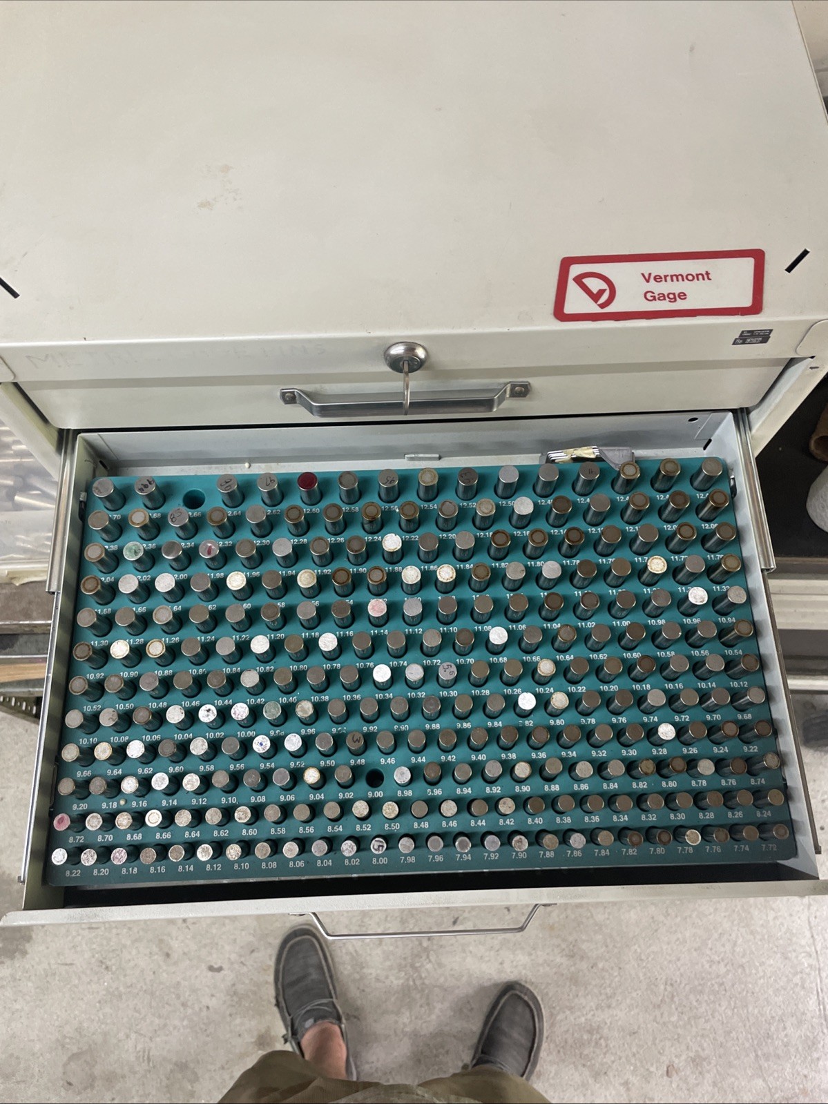 Vermont 6 Drawer Metric Pin Gage Set 1.5-22mm Plus Pin Gages .02mm Devs