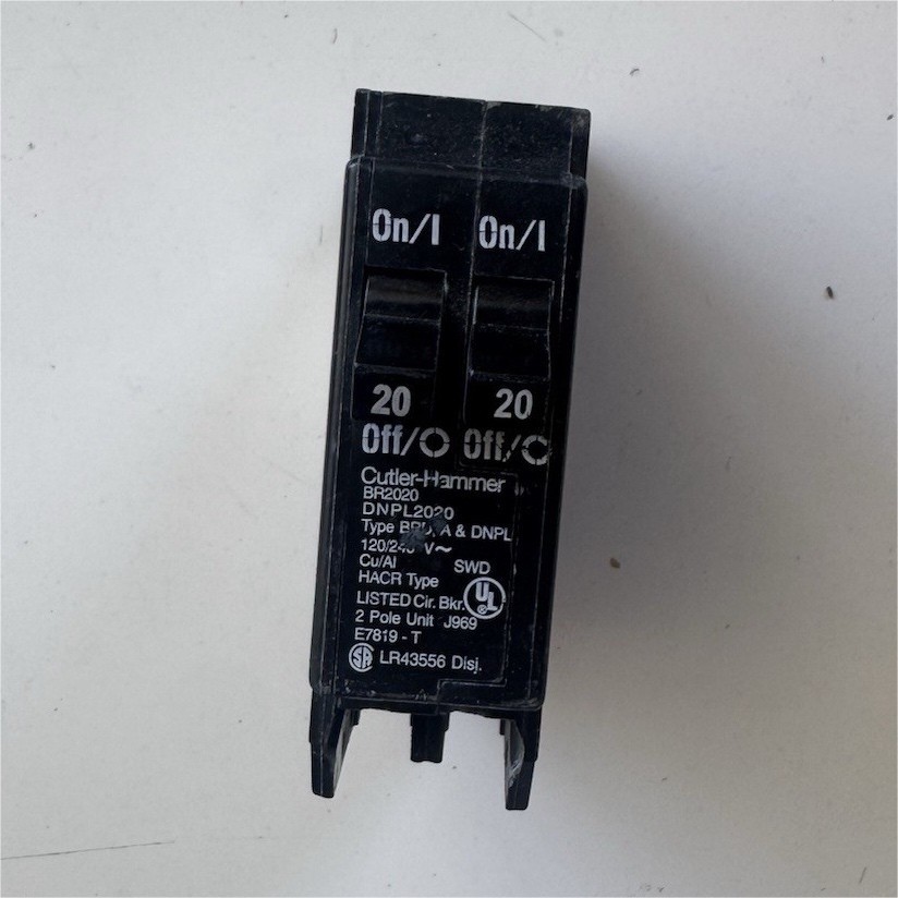 Cutler-Hammer BR2020 DNPL2020 Circuit Breaker 20A 2P 120/240V Plug-In