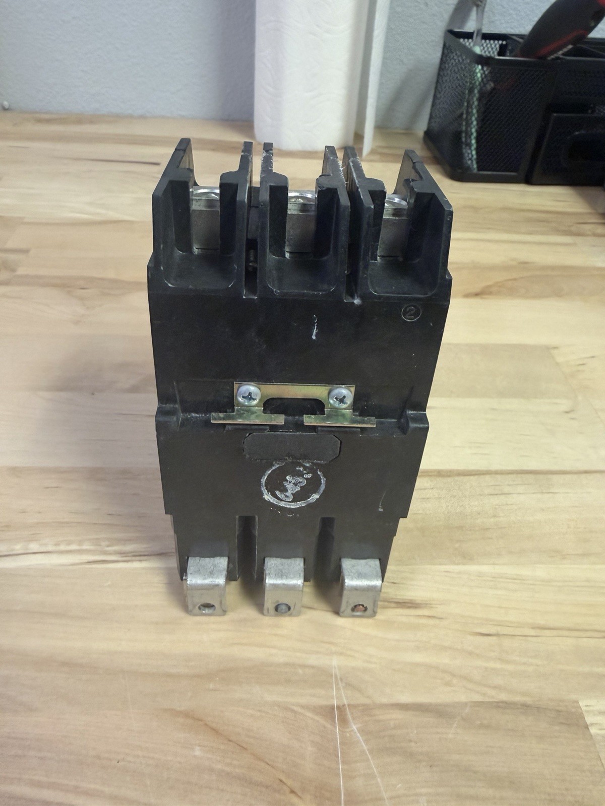 1-GE TEY340 3 POLE 40A TEY CIRCUIT BREAKER (NEW TAKE OUT)