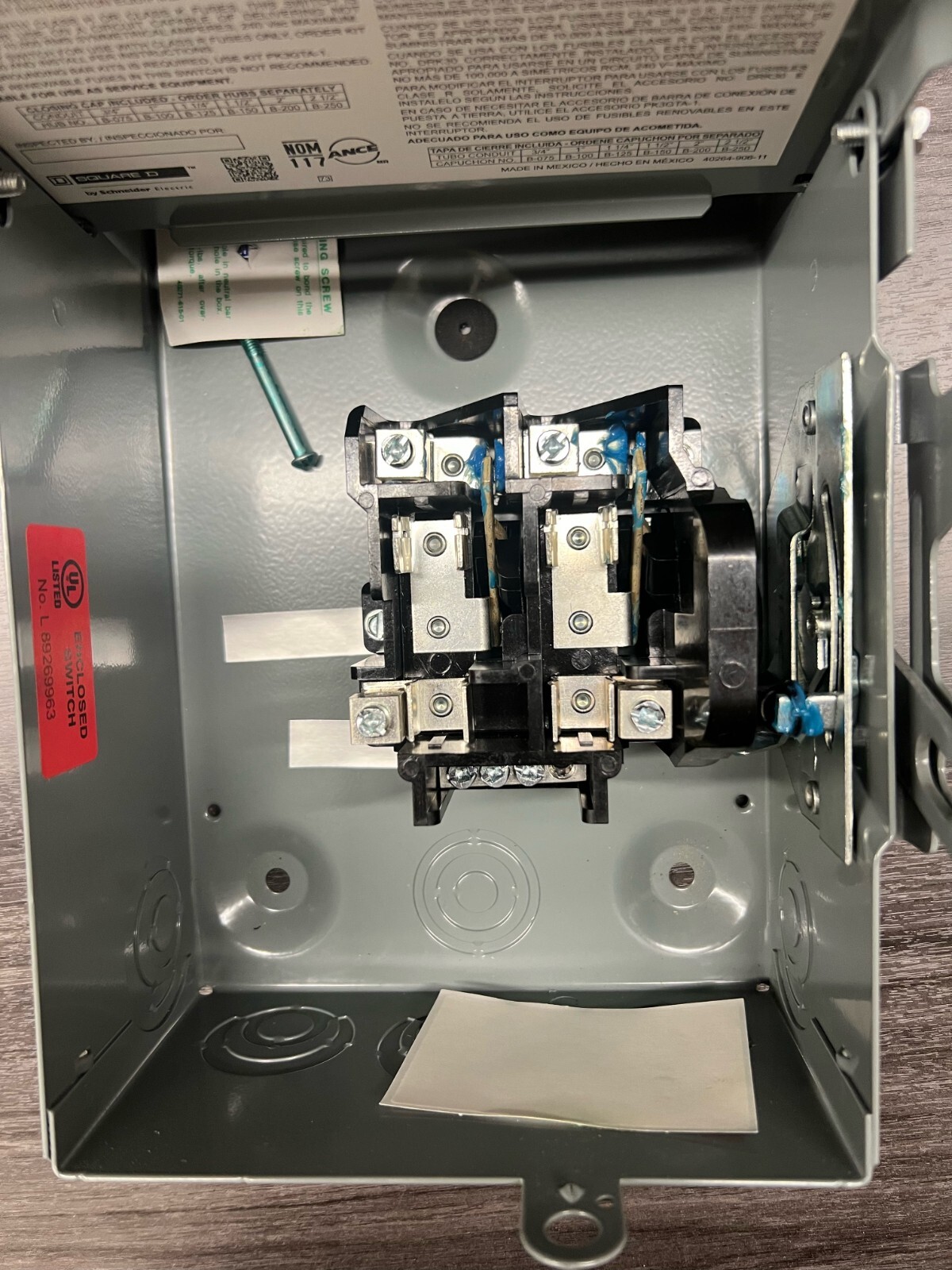 D221NRB Square D general duty 30A 240VAC 60Hz Type 3R Enclosure. Rainproof