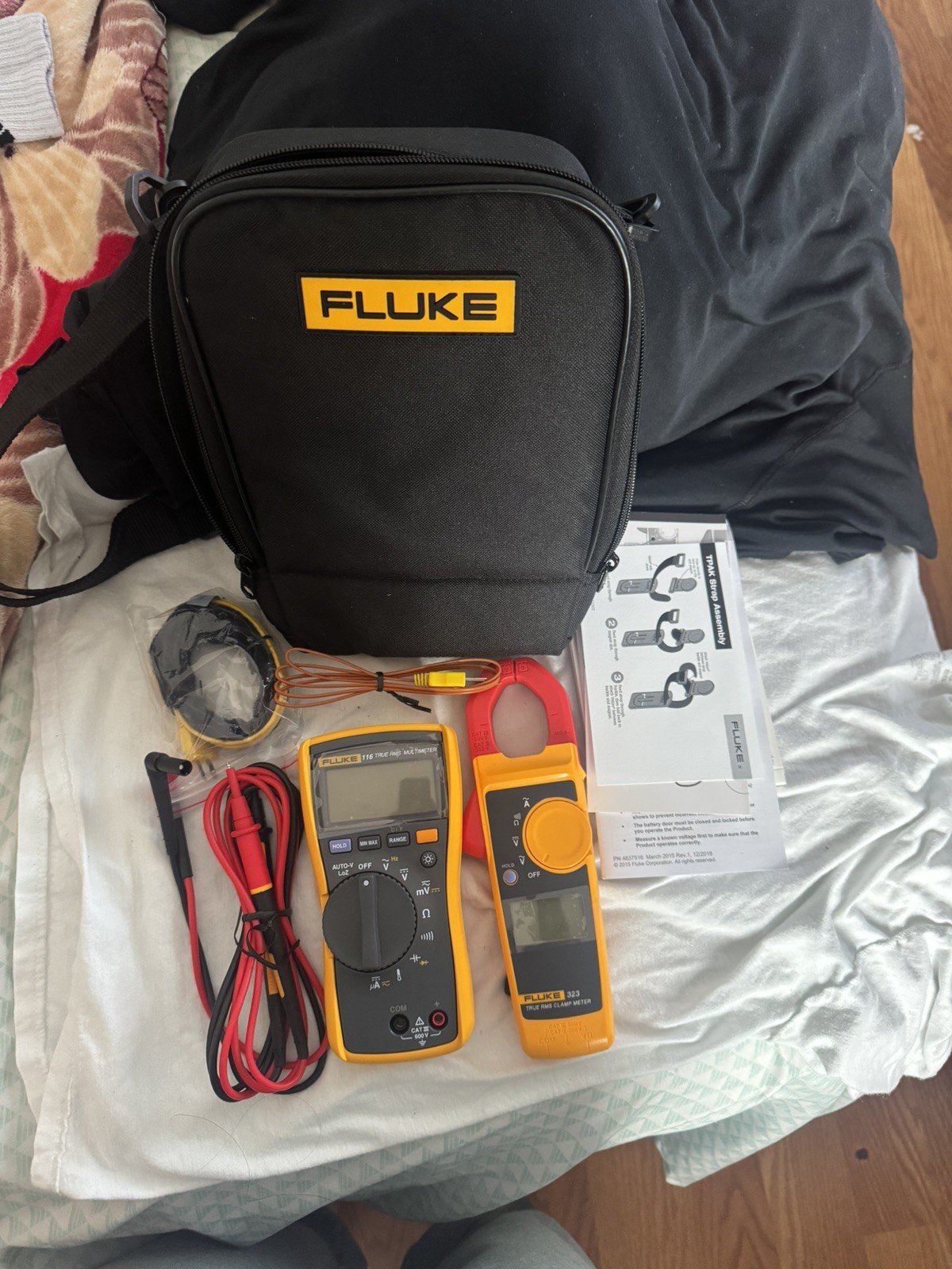 FLUKE 116/323 Kit HVAC Multimeter and Clamp Meter Combo Kit