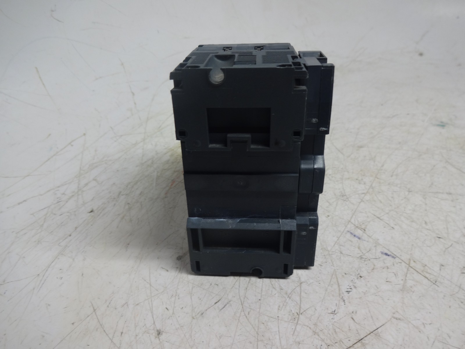 Schneider Electric GV2P10 4-6.3A Circuit Breaker / GVAN11 Auxiliary Contact