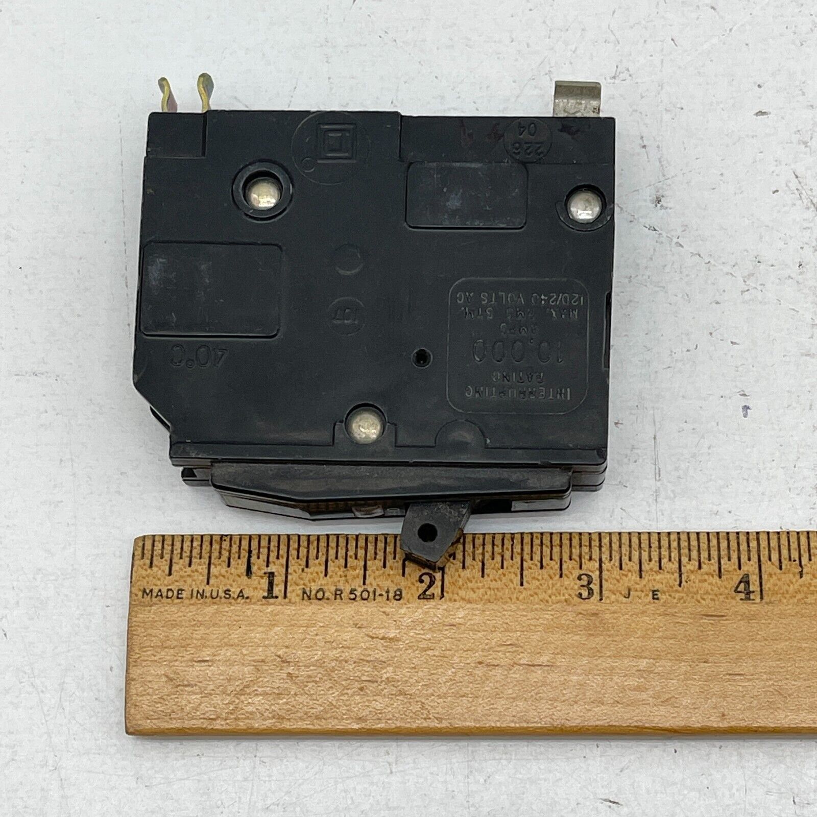 Square D QO110 – Molded Case Circuit Breaker Plug-in – 10A -1 Pole – 240 Volt