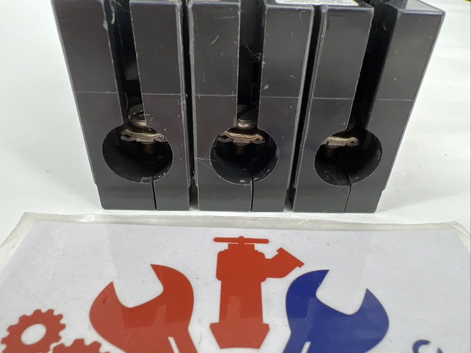 Square D EHB34030 Circuit Breaker, 30A, 480Y/277V, 3 Poles, 3 Phase,Bolt-On, USA