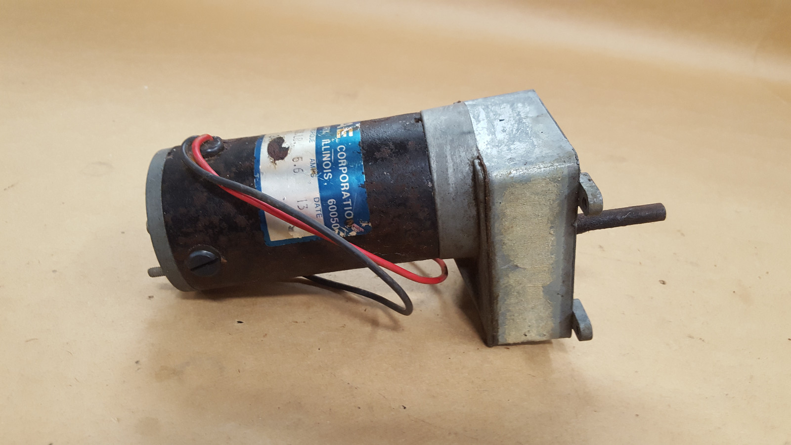 6VOLT, 129RPM, 8 LB TORQUE 5.6AMP, RAE CORPORATION MOTOR