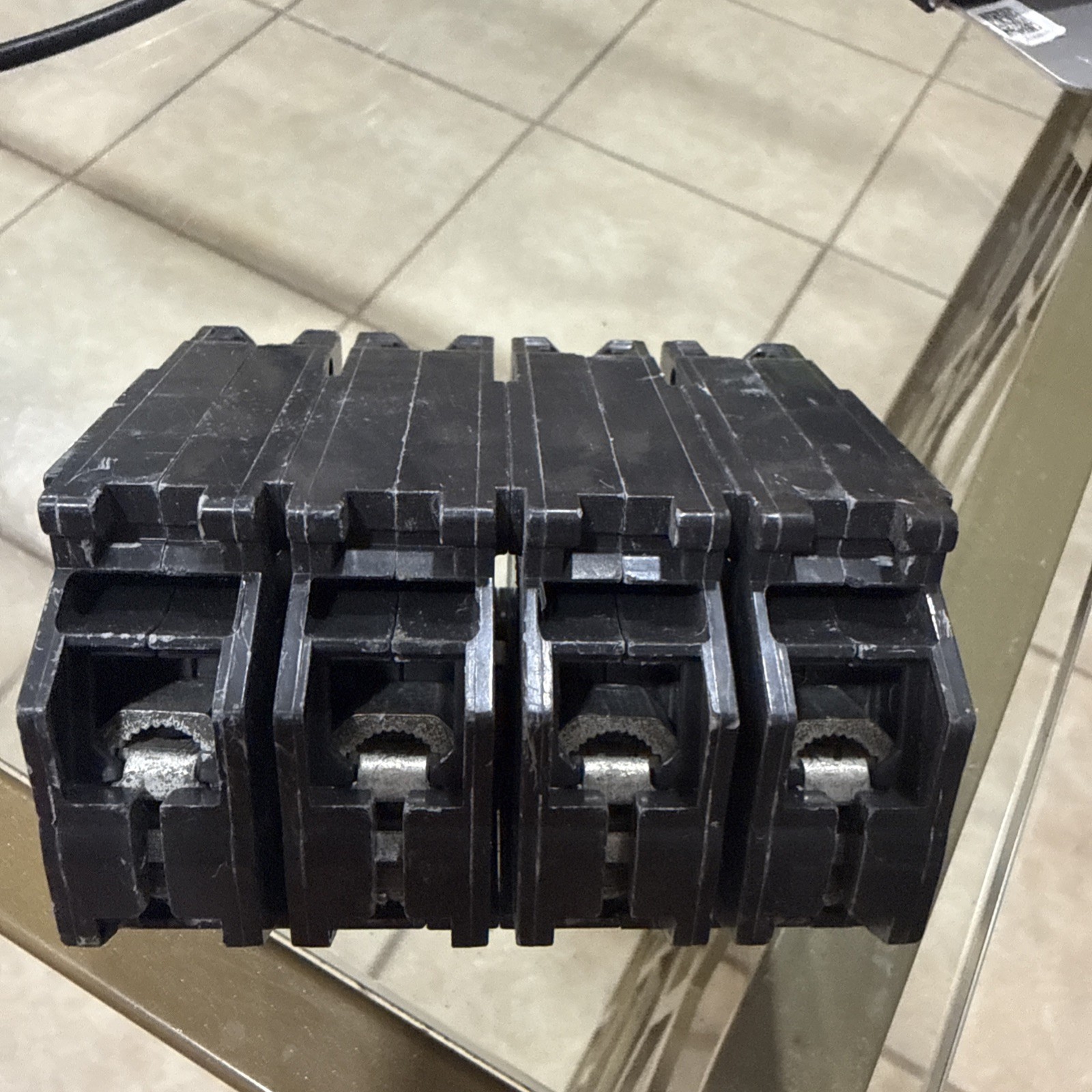 GE THQMV200WL 200 Amp 120/240 Volt 2-Pole Plug-In Mount Main Circuit Breaker
