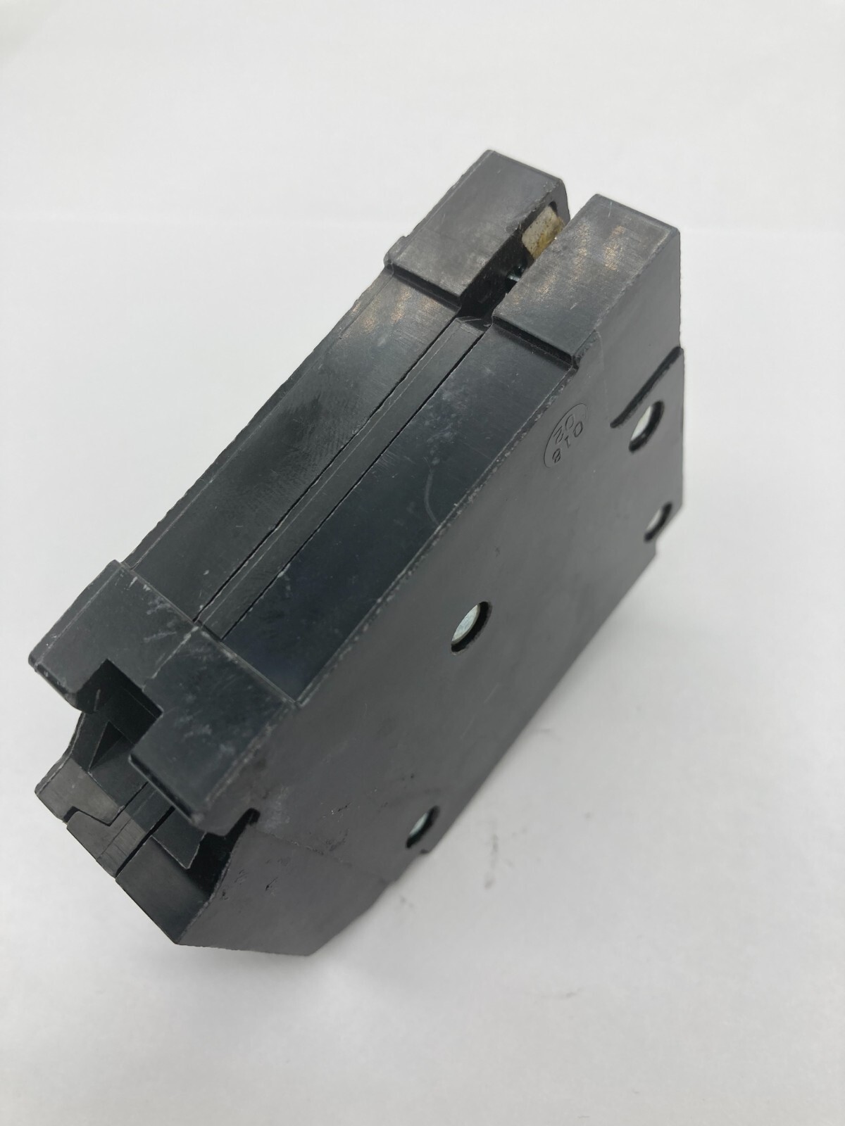 HOMT3020 Homeline Two 1 Pole 30/20 Amp 120V AC Type HOMT Plug In Tandem Breaker