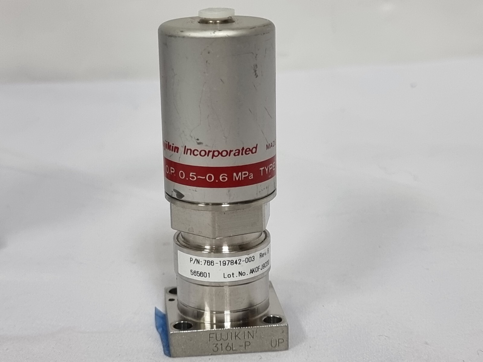 4 Fujikin O.P. 0.5~0.6 MPa, C No.565601 Type NC, Lam. 766-19782-003 Rev B,_96698