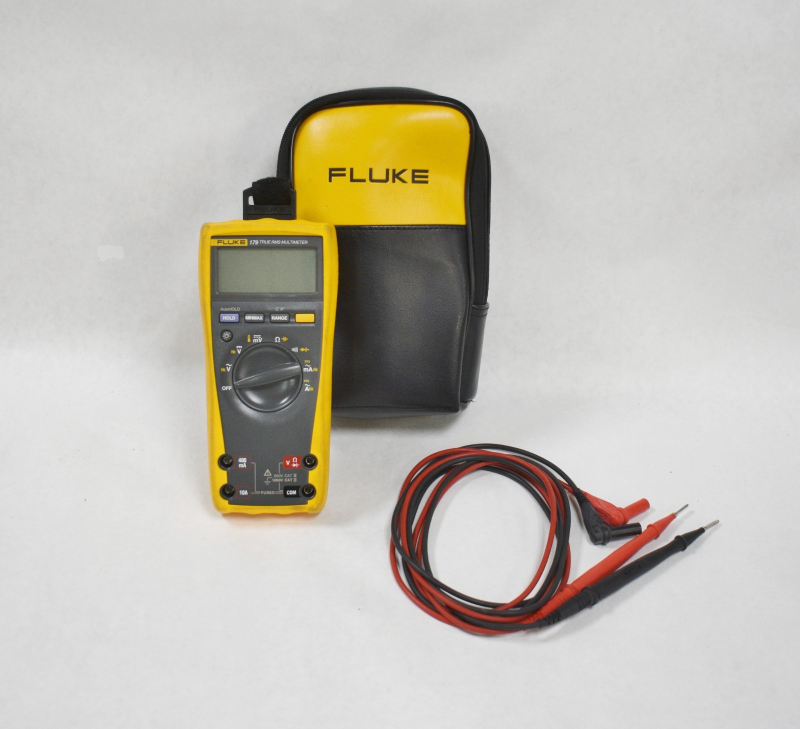 Fluke 179 True RMSDigital Multimeter Auto-Ranging Handheld W/ Cables & Case Used