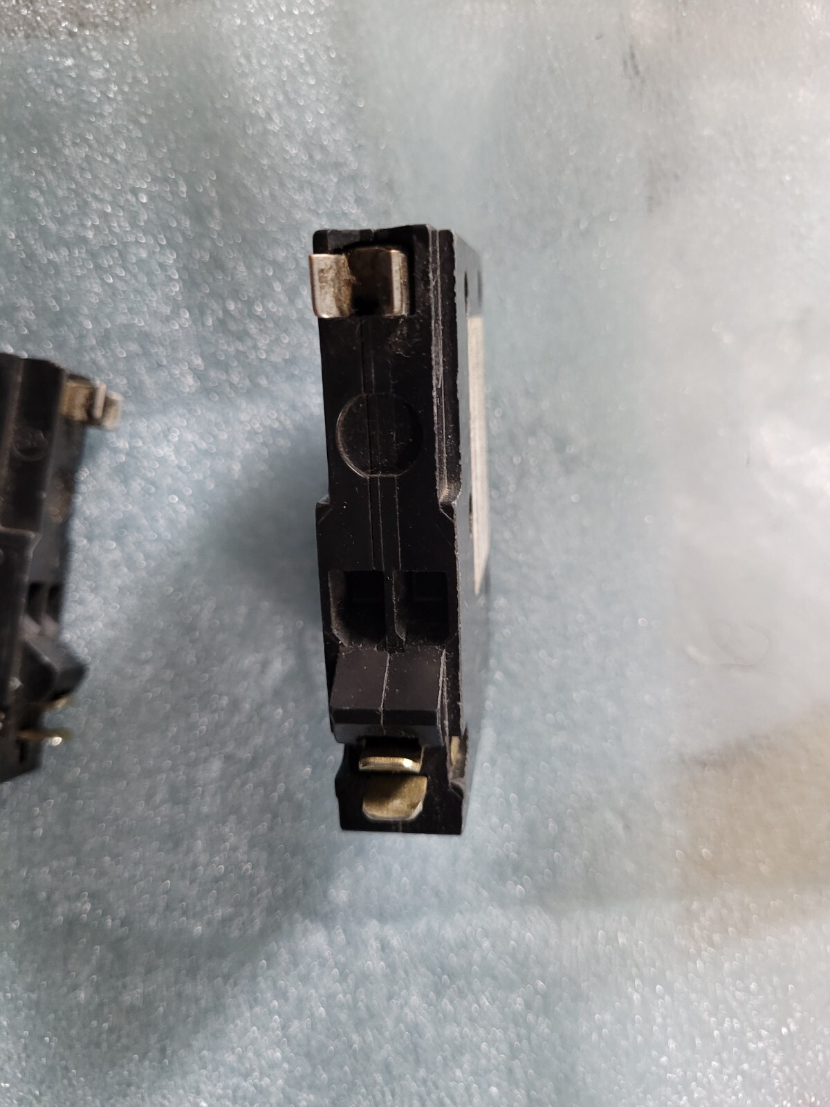 QO2020 – Square D – 20 Amp Tandem Circuit Breaker