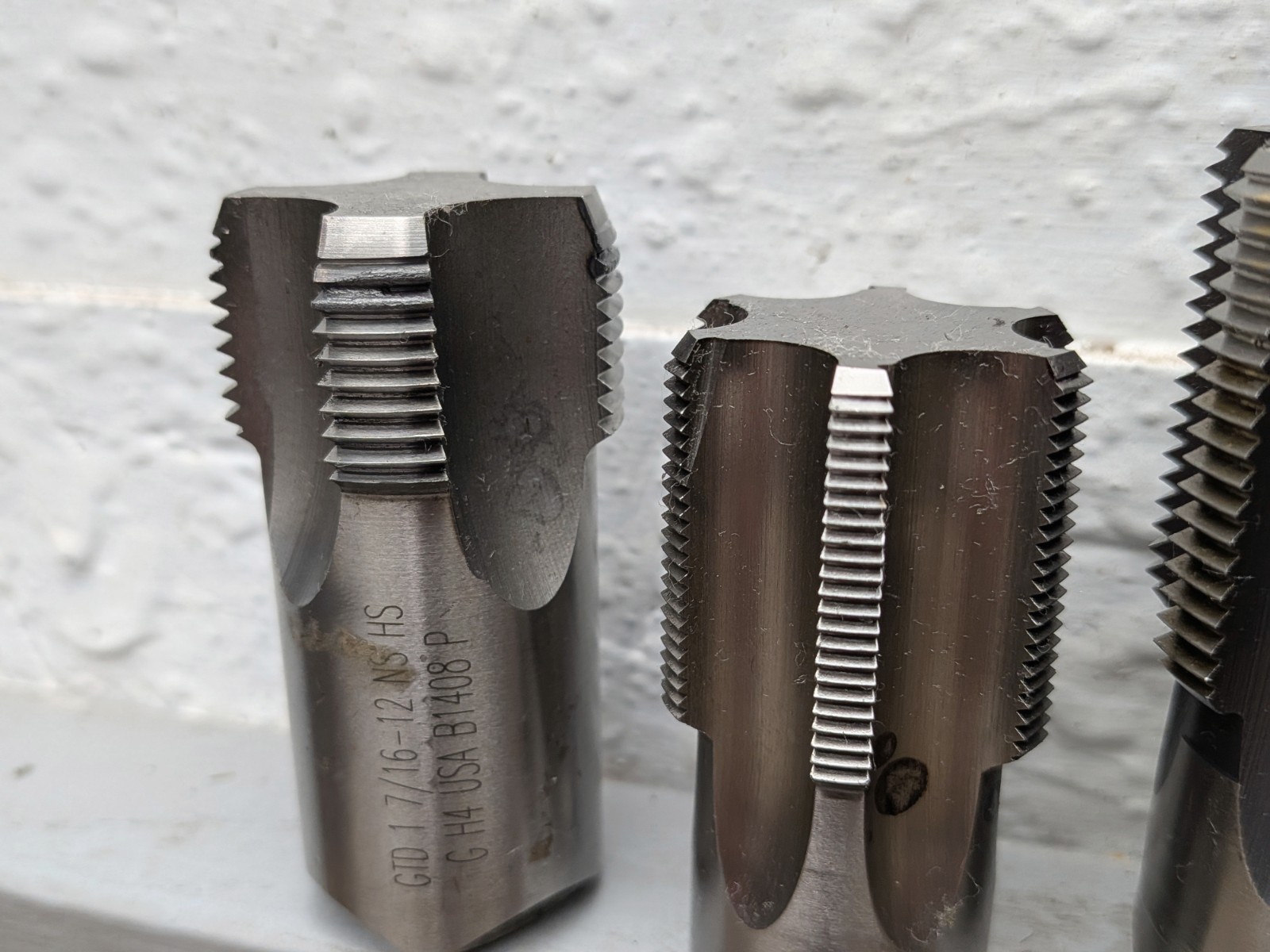 LOT OF USA LRG TAPS, GTD 1-3/8″, GTD 2″ -12, REGAL 1-5/8″, REGAL 1-5/16, 12PC
