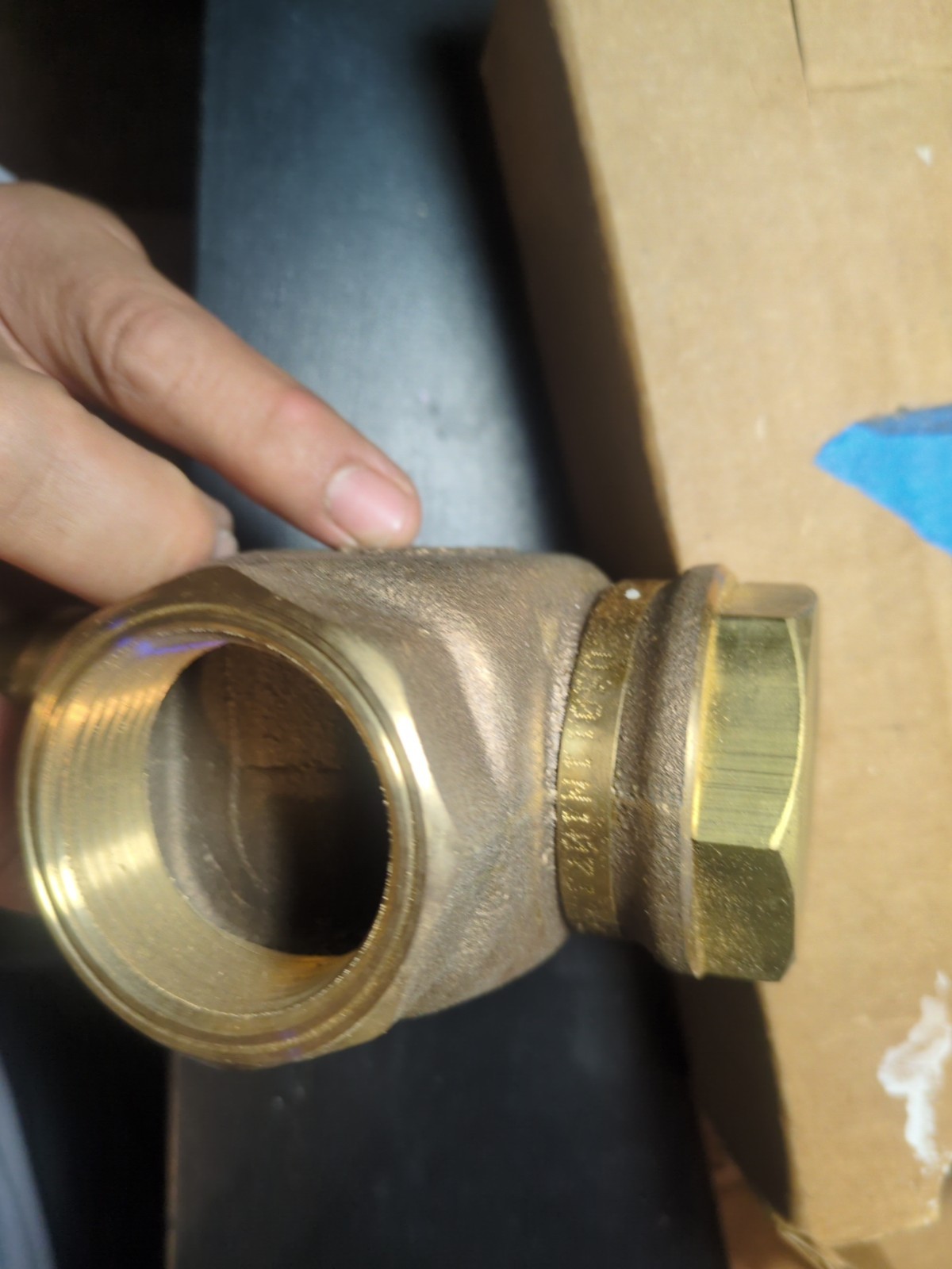 Honeywell V5011N1073 1-1/4″ Two-way Direct Acting Globe Valve Female NPT 18.7 Cv