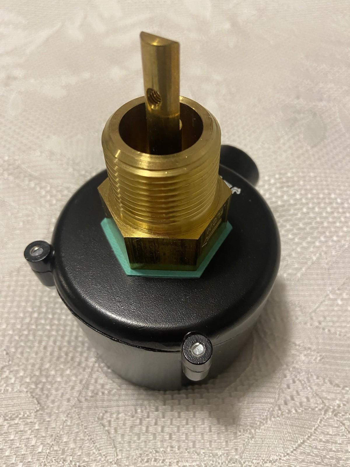 Brass Liquid Flow Switch 2786 B32 Plastic Black Brass Industrial Component