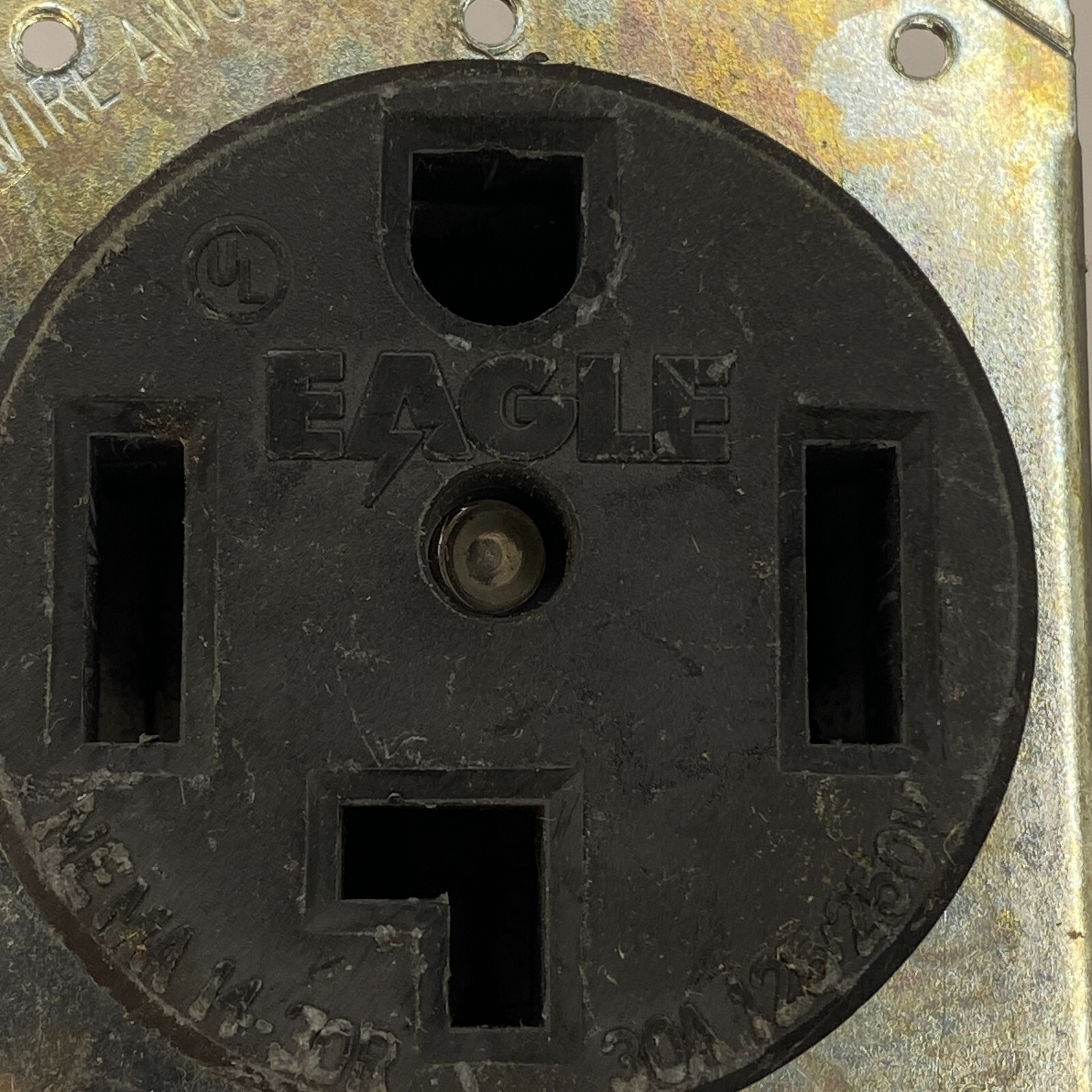EAGLE 30A-125/250V 3-P,4-WIRE GROUNGING AL/CU,UP TO 75 C NEMA 14-30R🔔