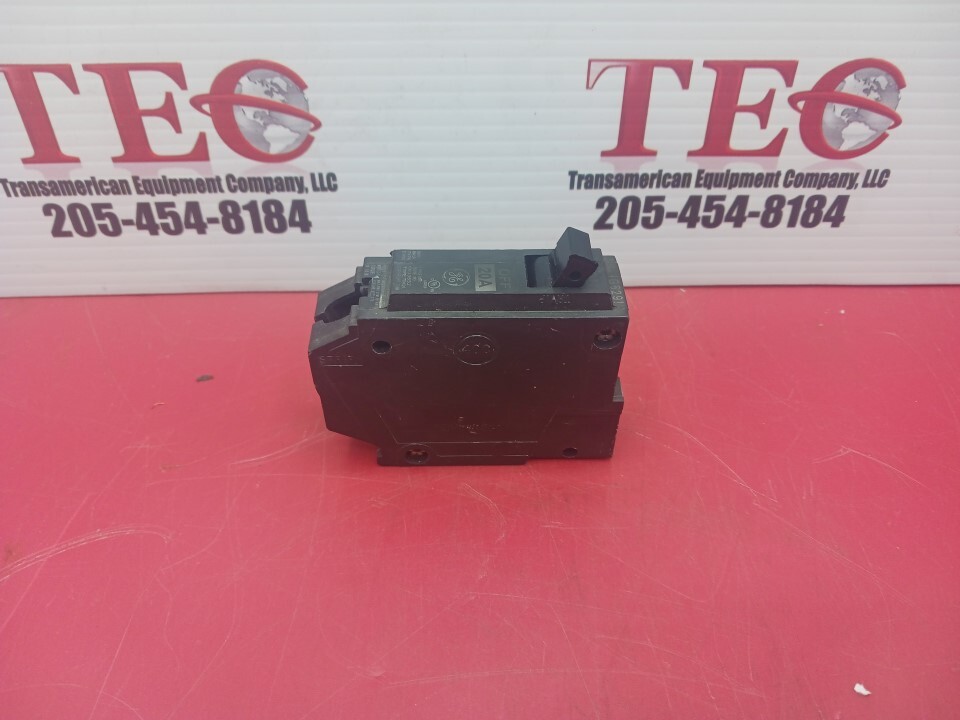General Electric, 20 Amp 120/240V AC 1 Pole Plug in Mounting Style, E-11592
