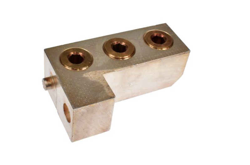 BRAND NEW – GE TCO124 COPPER LUG, 3 HOLE 250-750 KCMIL