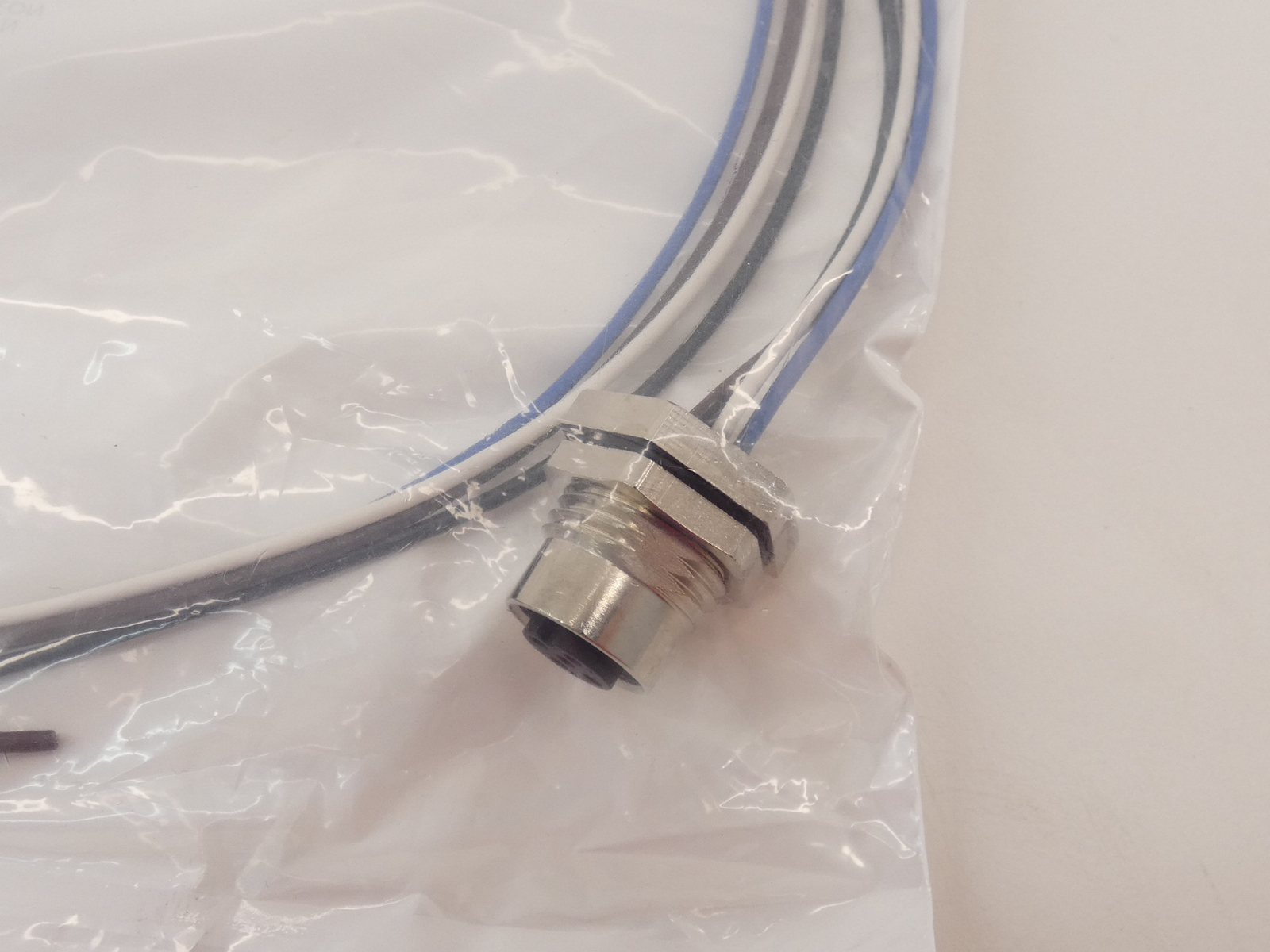 Mencom MDC-4FR-BM-1M Female Receptacle 4P – NEW Surplus!
