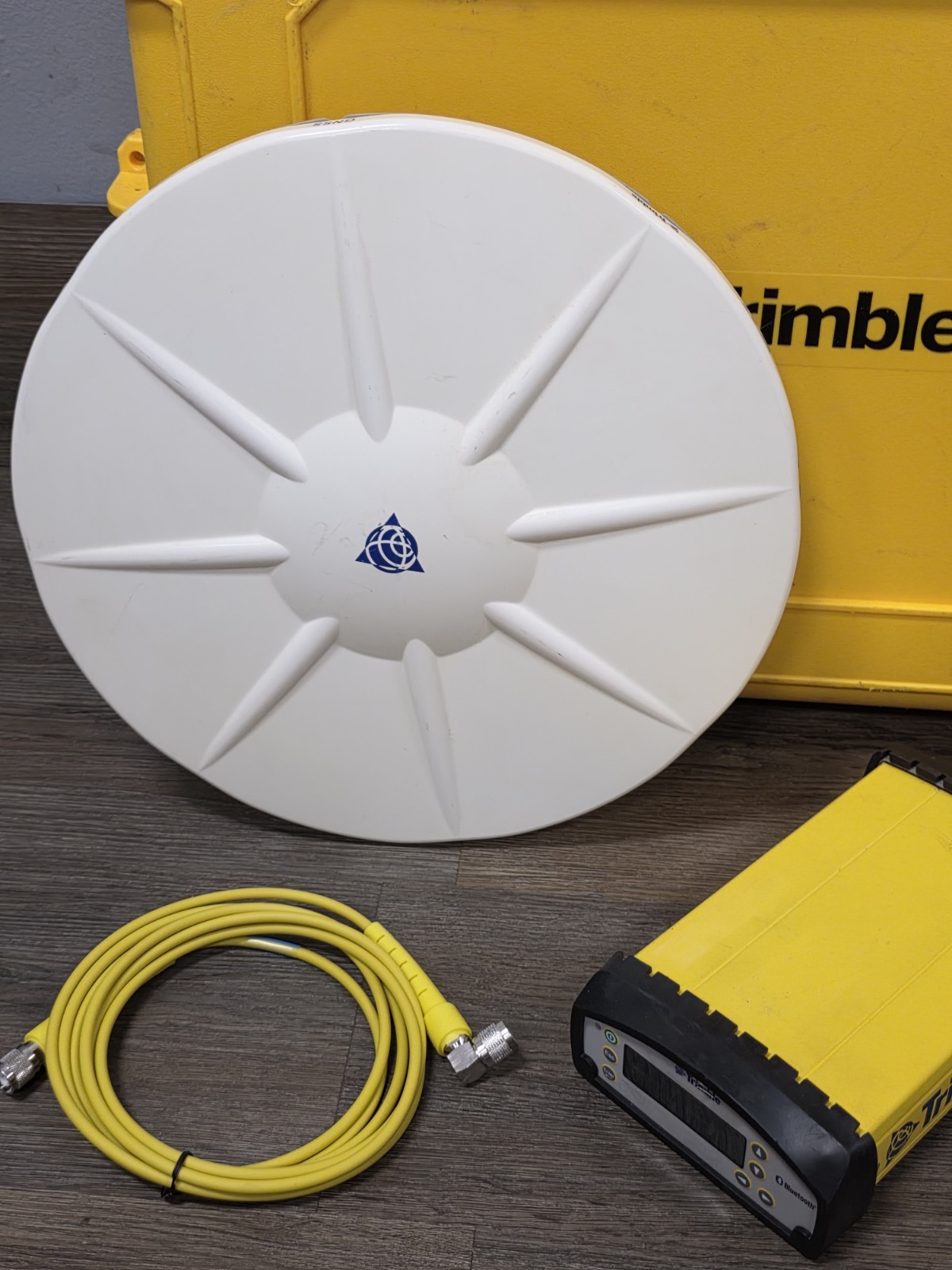 Trimble SPS855 GPS GNSS Beidou Galileo RTK Construction Base Station Kit 900MHz