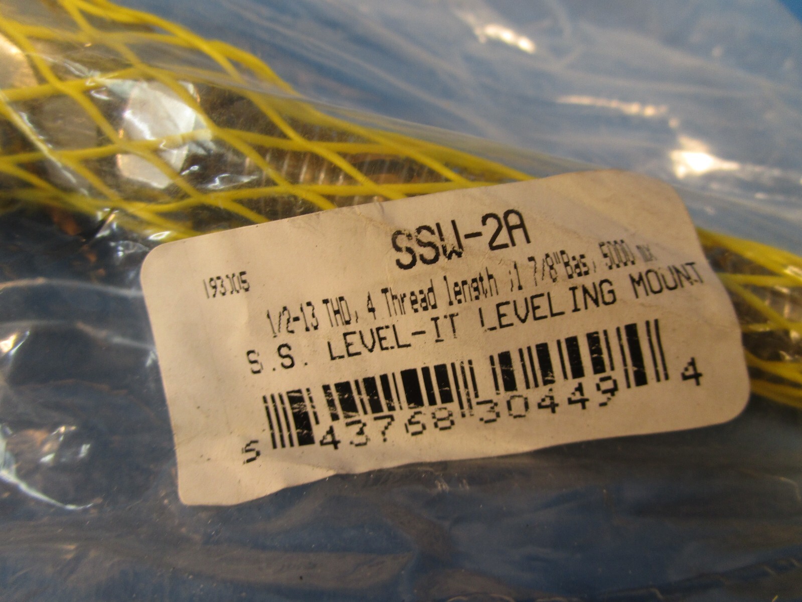 S & W SSW-2A, Swivel Leveling Mount 1/2-13 Thread x 4″ Length Stud, 1 7/8″ Base.