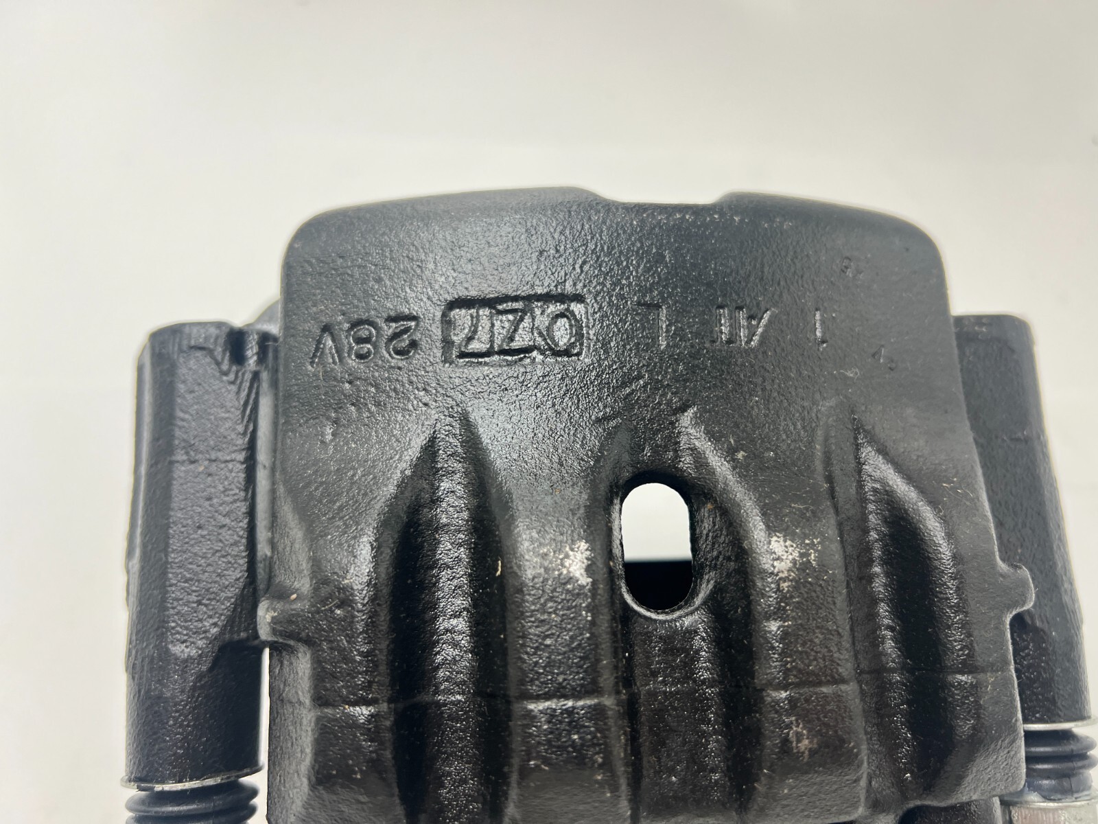 AISIN Brake Caliper 28v (0Z7) Powder Coated Finish Cast Iron Replacement