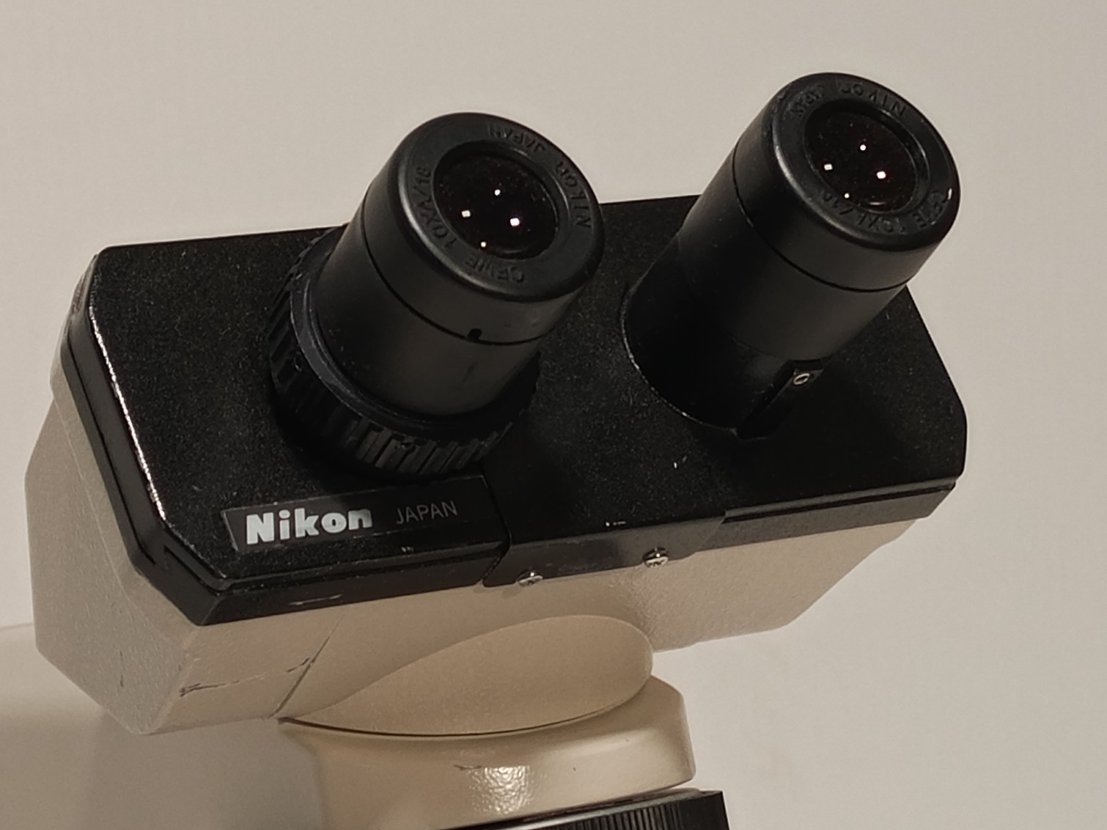 Nikon YS2-T Laboratory Binocular Microscope w/10X, 40X Objectives, Made in Japan
