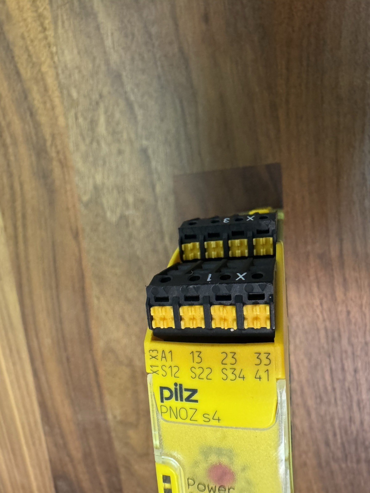 New OEM PILZ Safety Relay 751104 PNOZ S4 C 24VDC 3N/O 1N/C Germany NextDay Air