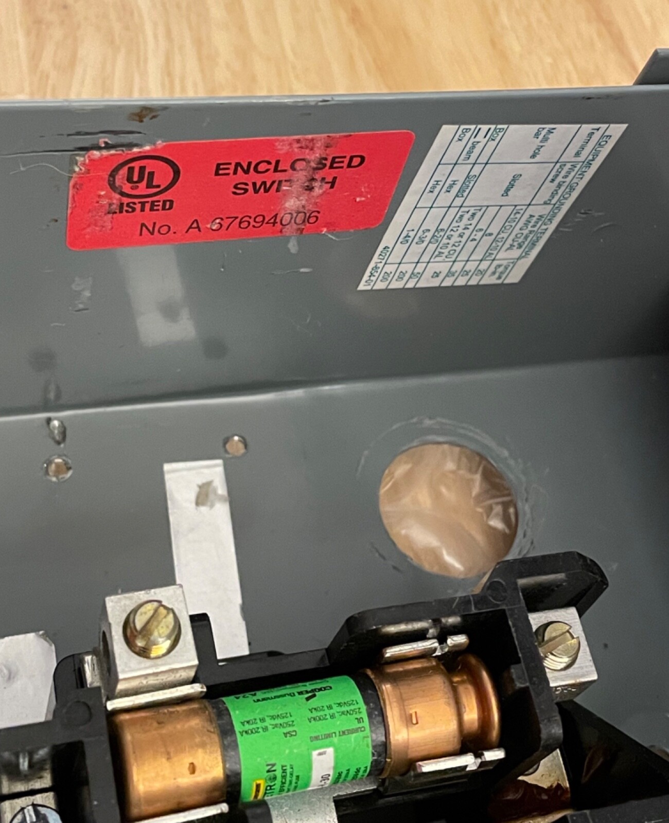 SQUARE D SAFETY Disconnect – SWITCH D221NRB SERIES ENCLOSURE 30 AMP