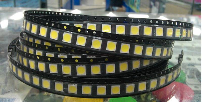 100pcs Super Bright White SMD LED 1210 (3528) 3.5mm×2.8mm