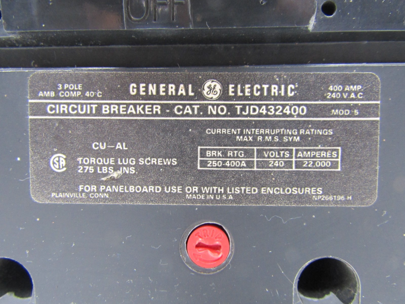 GE General Electric TJD432400 400 Amp 240V 3-Pole Circuit Breaker 400A Chipped