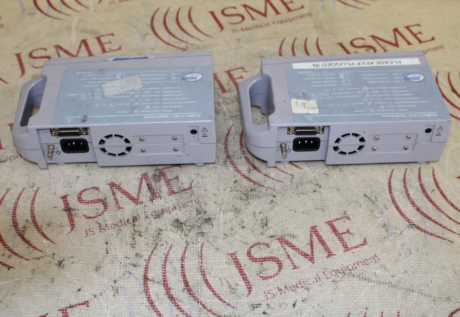 2x Nellcor OxiMax N-560 Monitors (unit casing slightly damaged)